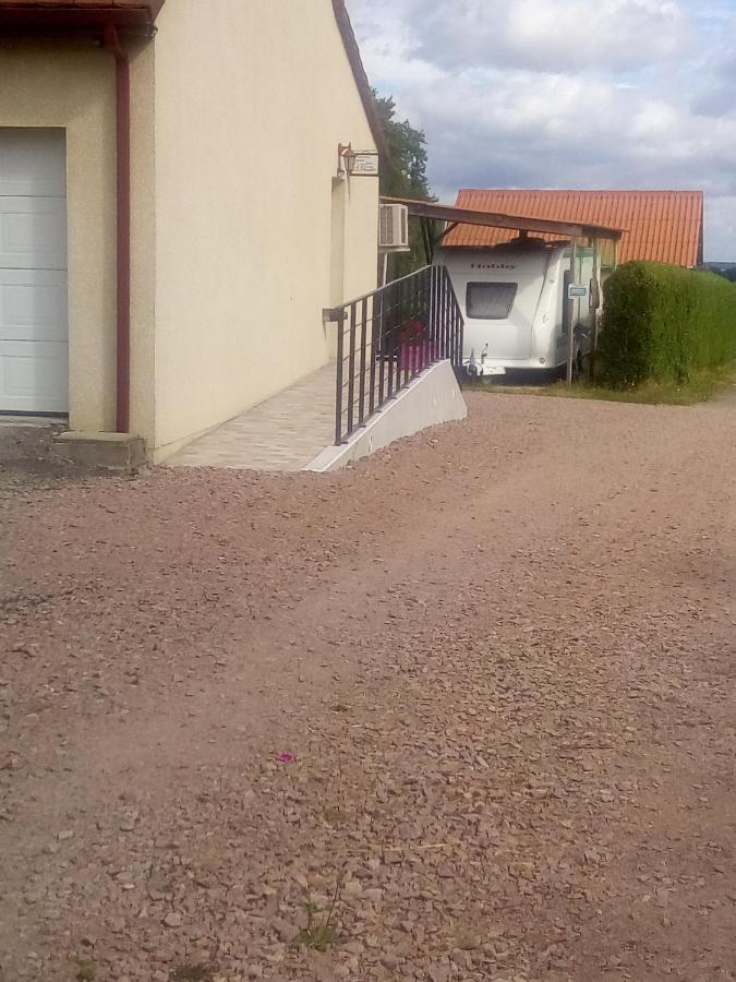 Les Vignes D'Ygrande Apartment Bagian luar foto